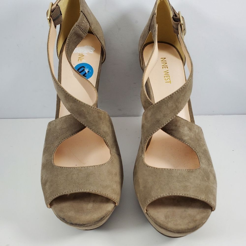 NINE WEST Suede Criss-cross, Open‎ Toe Wedges. SIZE 10M. S846